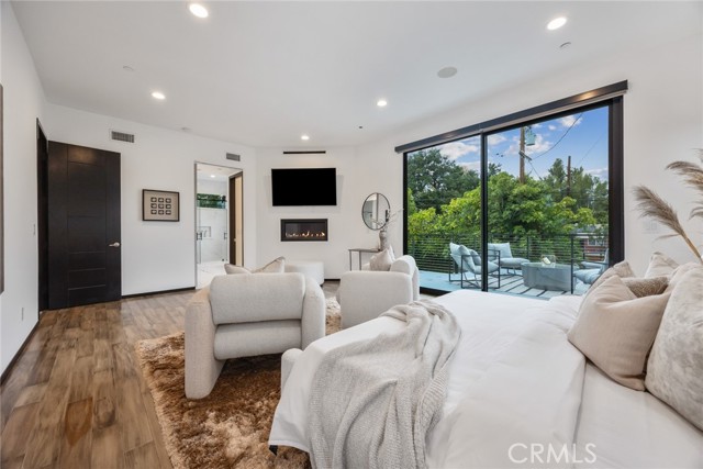 MLS #OC25234616 image #10