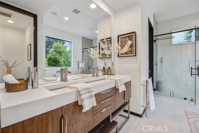 MLS #OC25234616 image #11