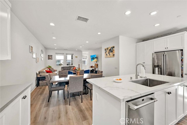 MLS #OC25221235 image #6