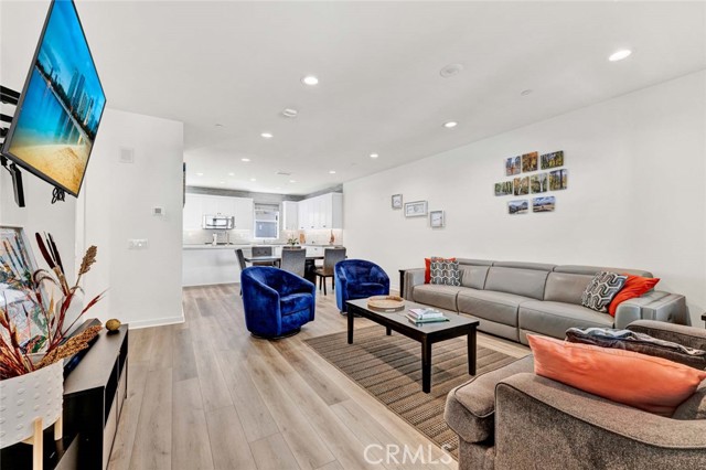 MLS #OC25221235 image #9