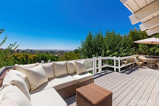 MLS #OC25234646 img 2