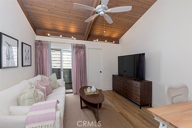 MLS #OC25234646 img 7