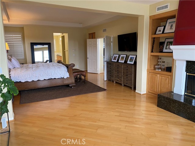 MLS #OC25234691 image #18