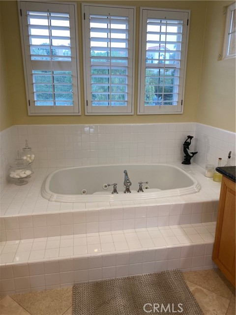 MLS #OC25234691 image #23