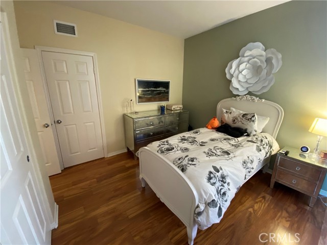 MLS #OC25234691 image #24