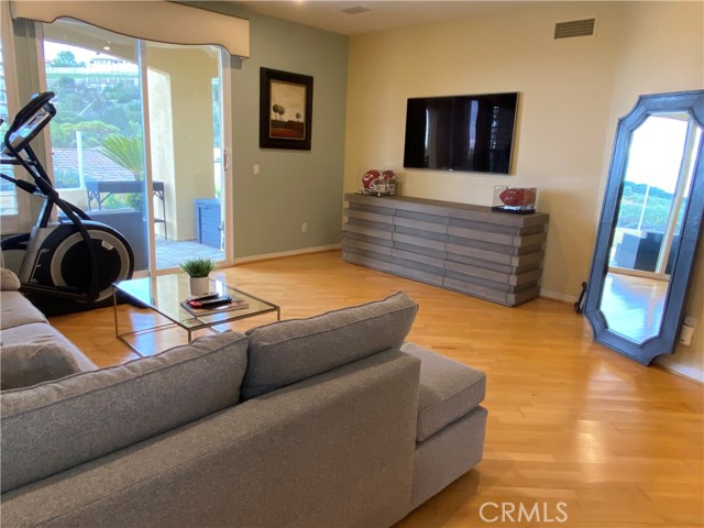 MLS #OC25234691 image #27