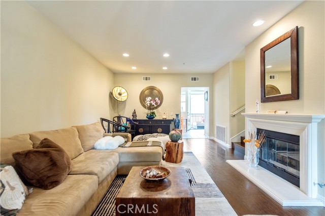 MLS #OC25234749 image #6