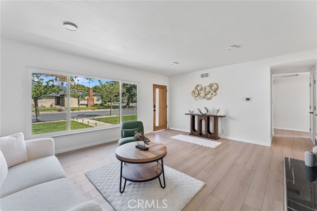 MLS #OC25234911 image #6