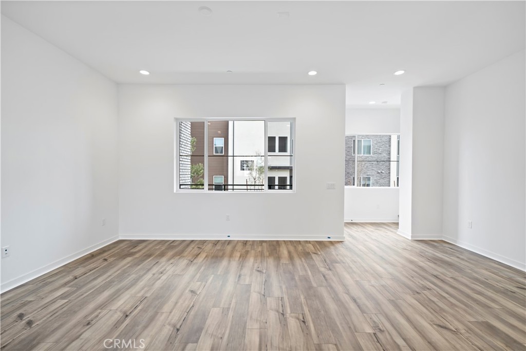 MLS #OC25234934 image #13