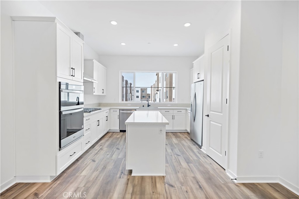 MLS #OC25234934 image #4