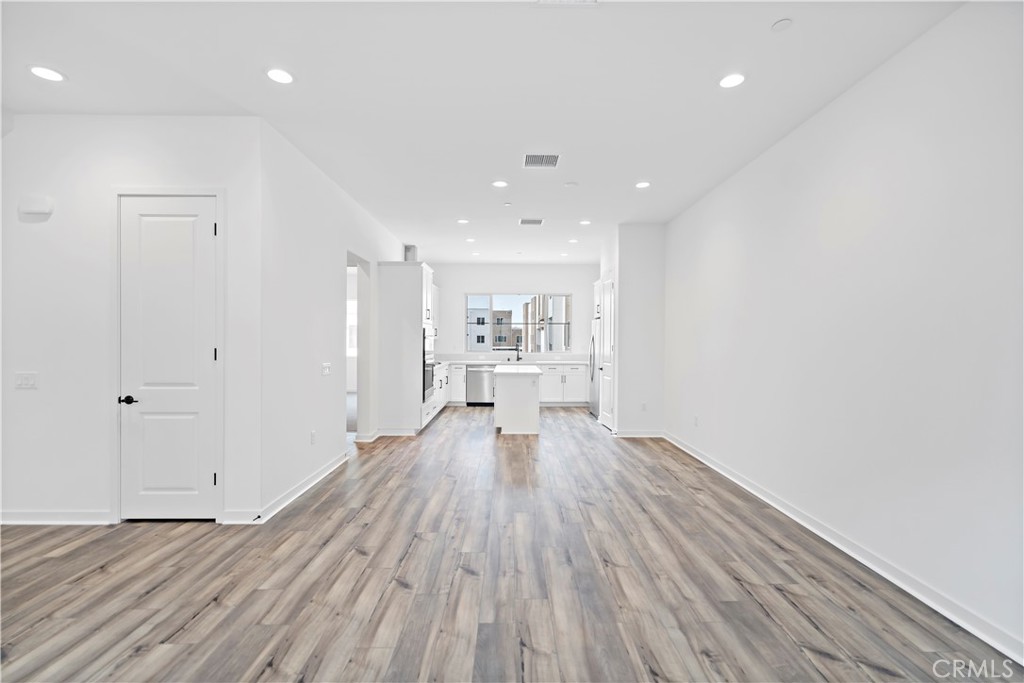 MLS #OC25234934 image #7