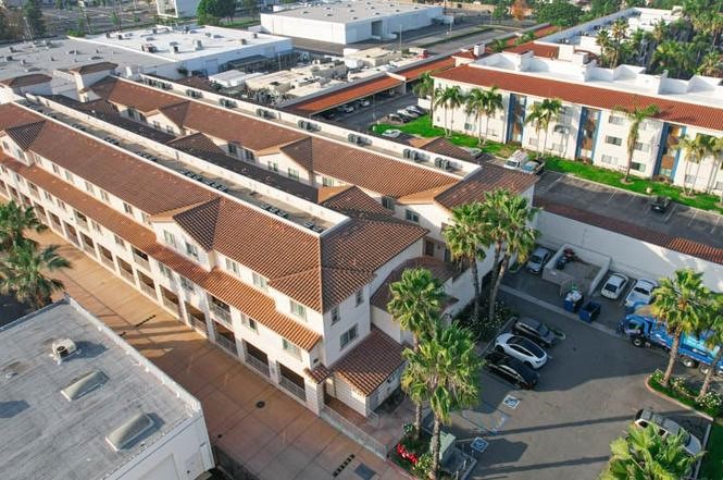 MLS #OC25234964 image #1