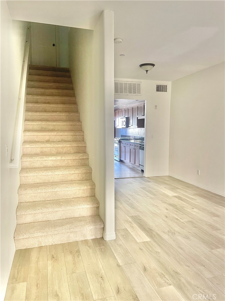 MLS #OC25234964 image #3