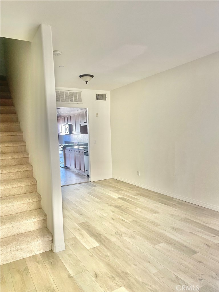 MLS #OC25234964 image #4