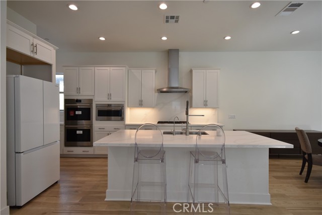 MLS #OC25235047 image #10