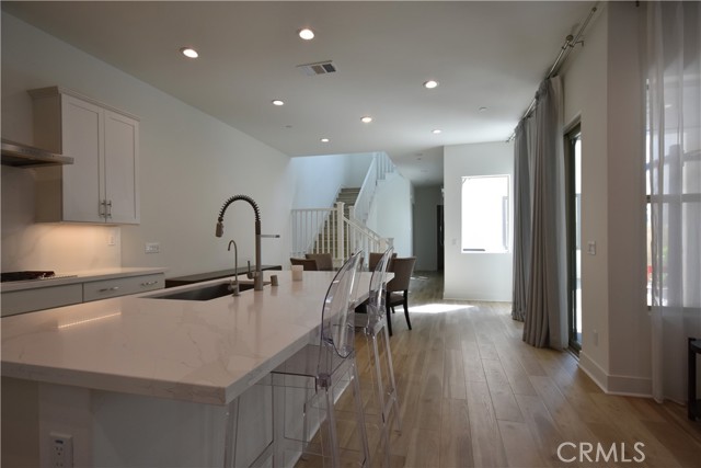 MLS #OC25235047 image #11