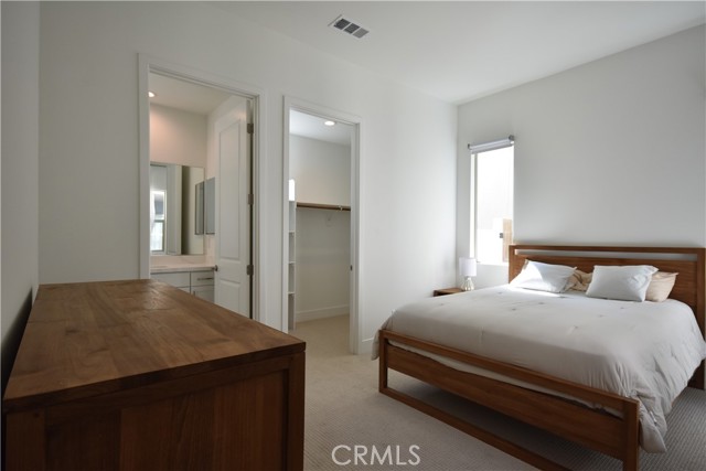 MLS #OC25235047 image #19