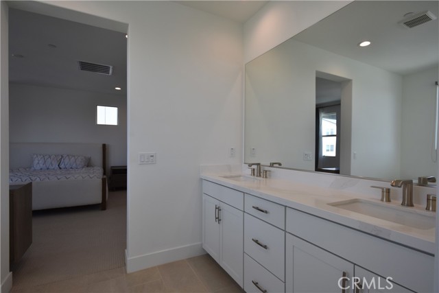 MLS #OC25235047 image #49