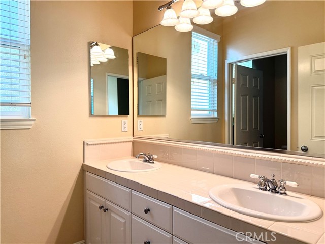 MLS #OC25235050 image #32