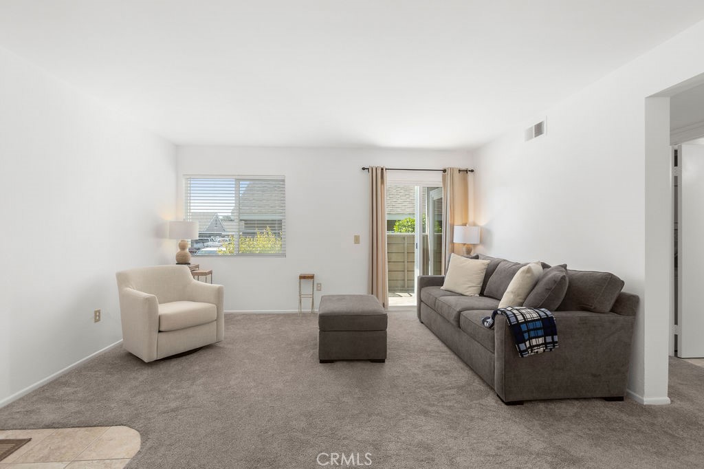 MLS #OC25235070 image #4