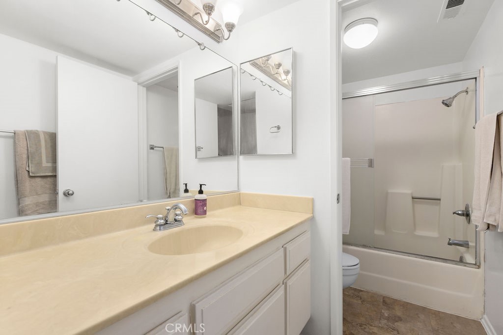 MLS #OC25235070 image #7