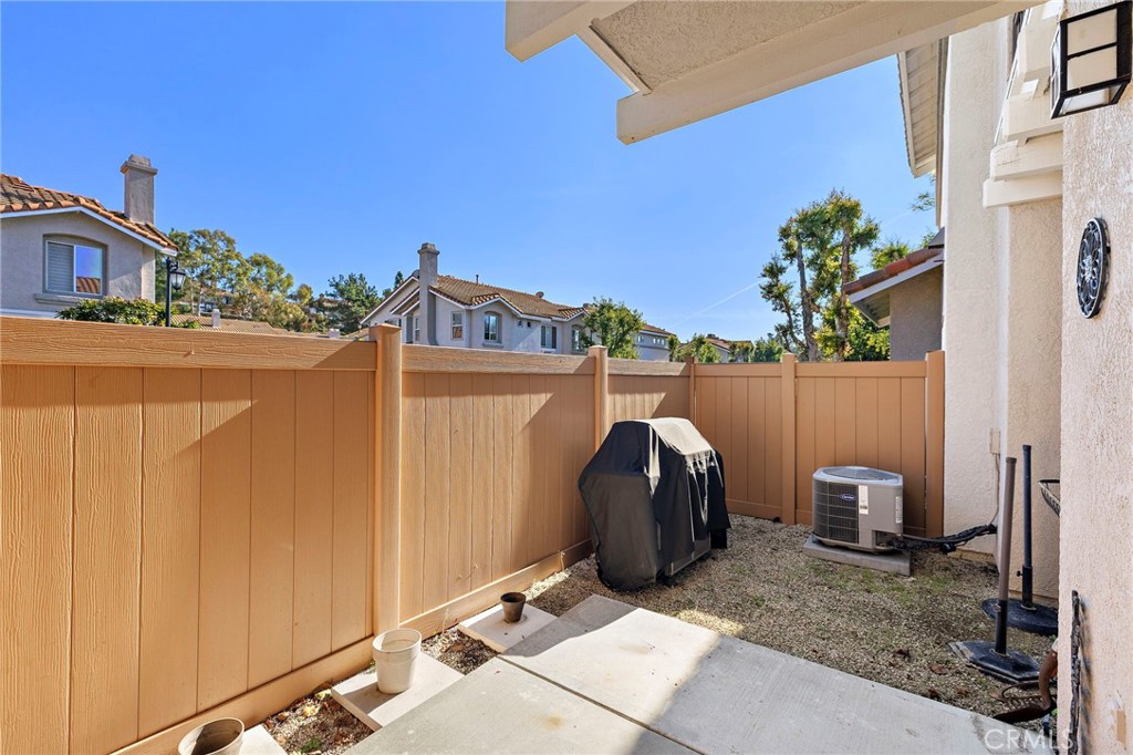 MLS #OC25235109 image #11