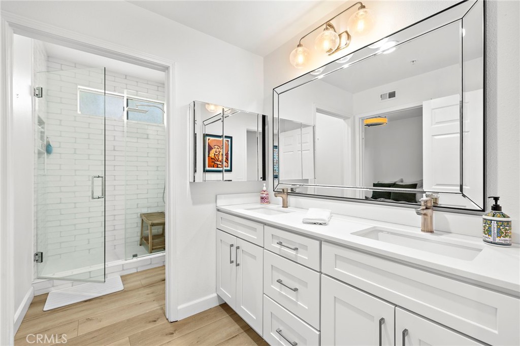 MLS #OC25235109 image #15