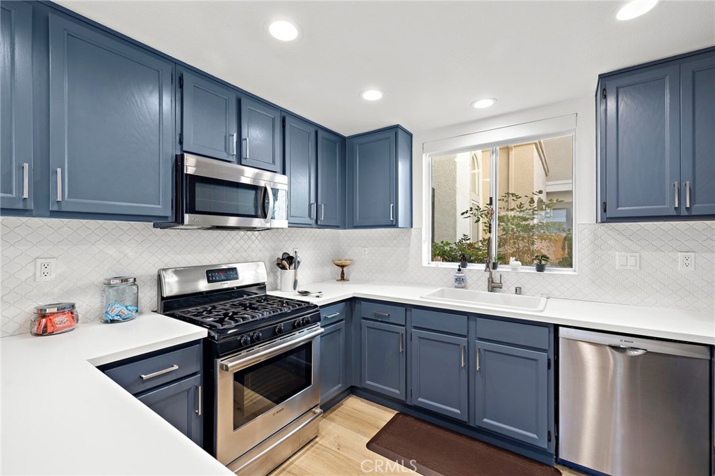 MLS #OC25235109 image #2