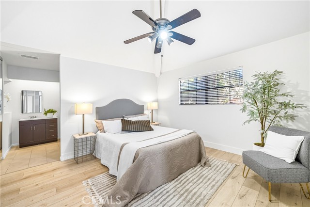 MLS #OC25235173 image #15