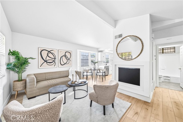 MLS #OC25235173 image #2