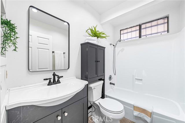 MLS #OC25235173 image #22