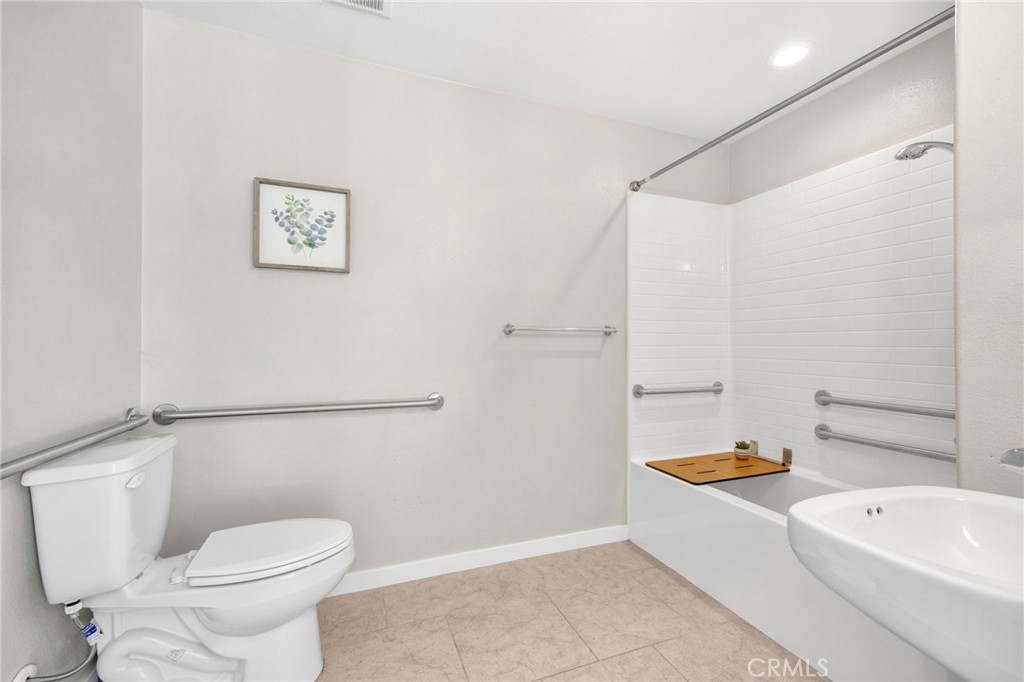 MLS #OC25235222 image #21