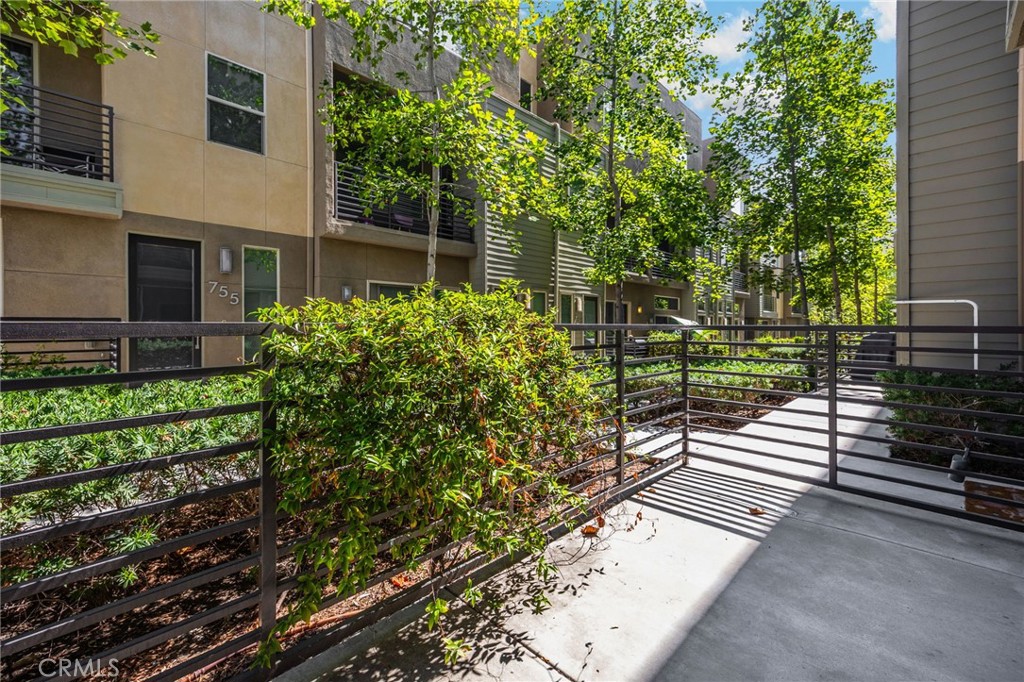 MLS #OC25235222 image #40