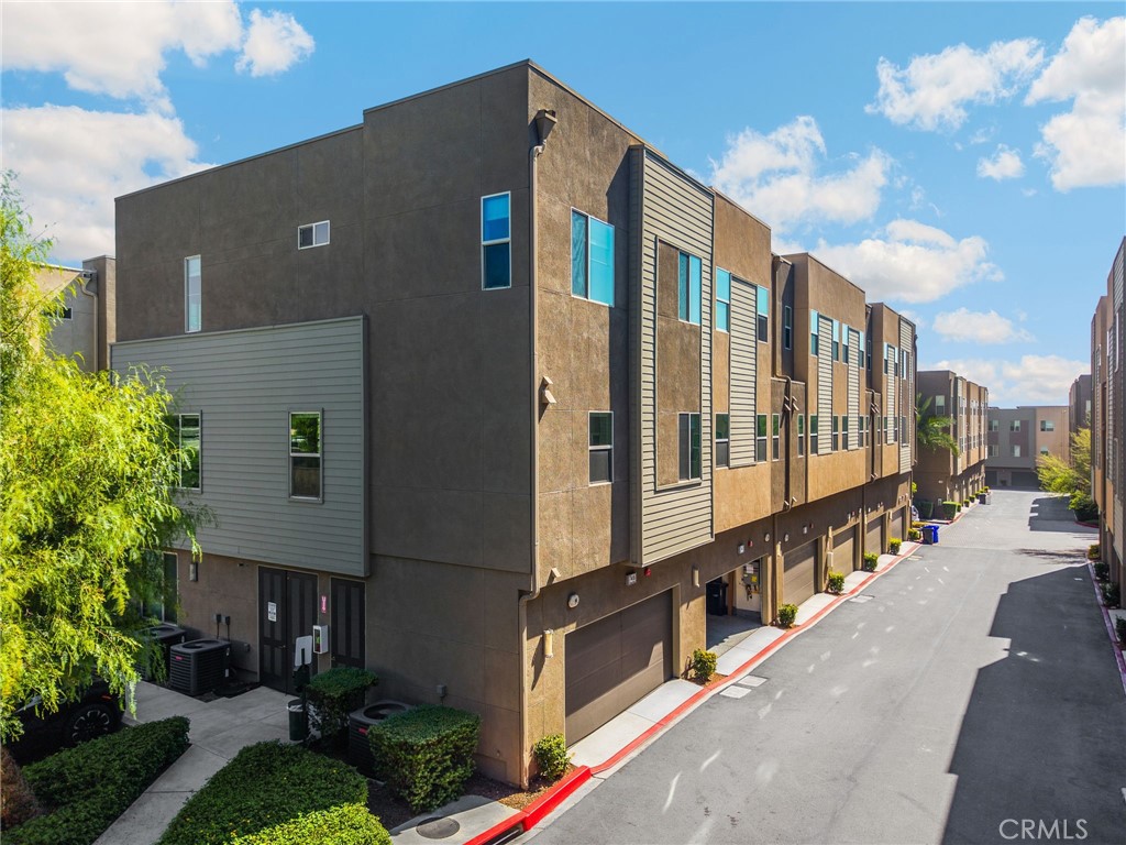 MLS #OC25235222 image #44