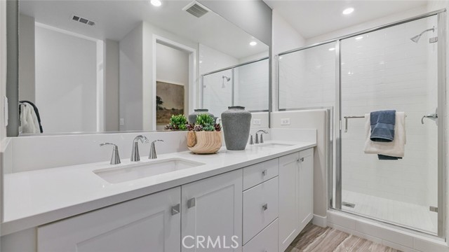 MLS #OC25235235 image #9