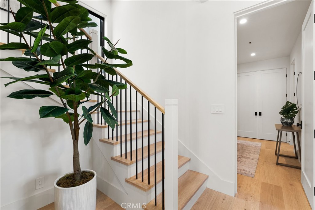 MLS #OC25235247 image #15