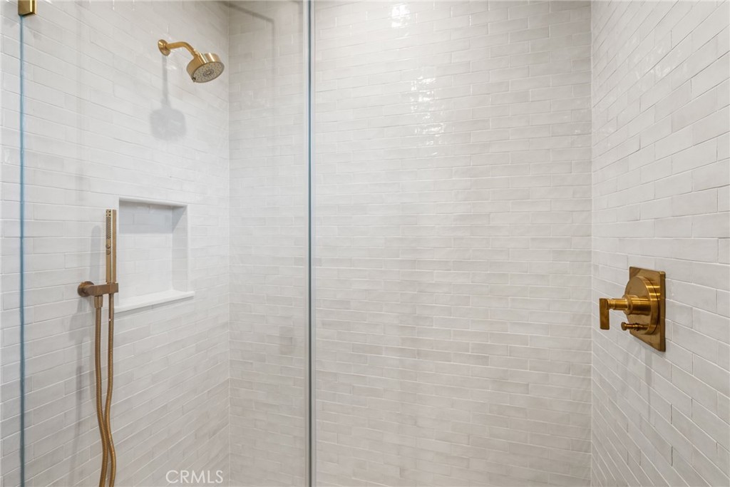 MLS #OC25235247 image #22