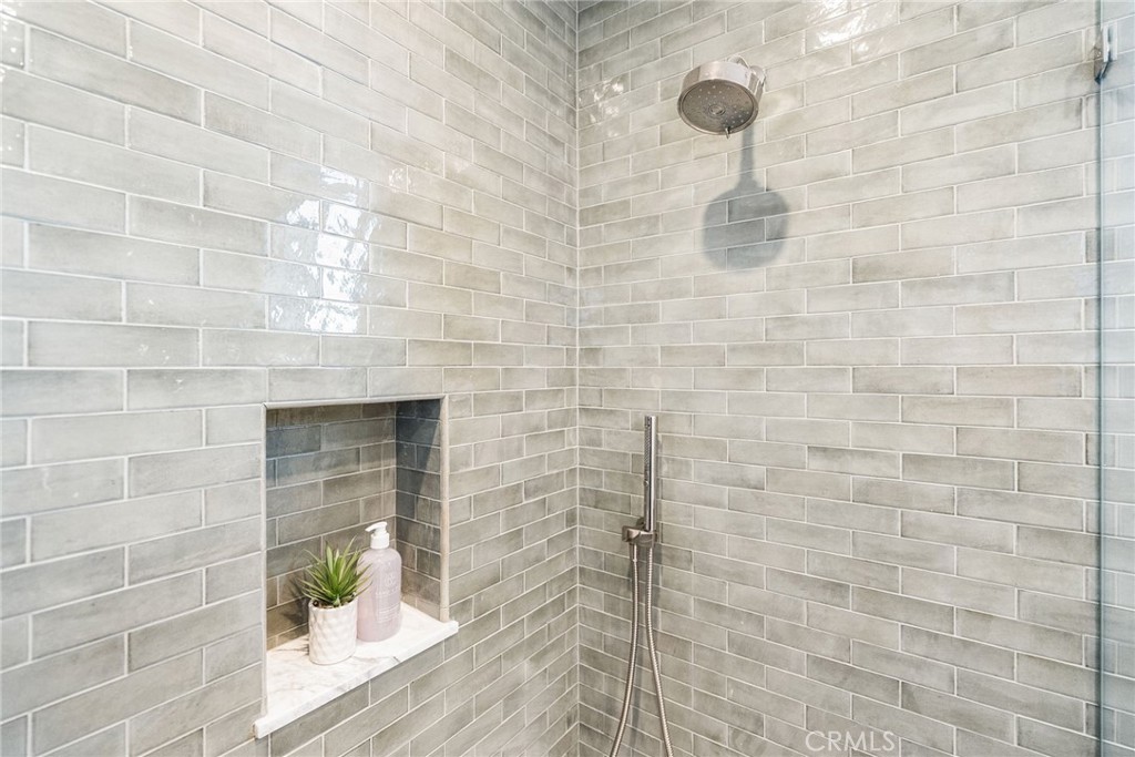 MLS #OC25235247 image #27