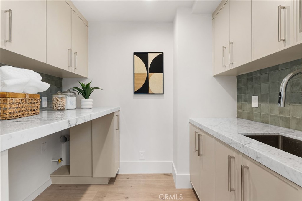 MLS #OC25235247 image #28