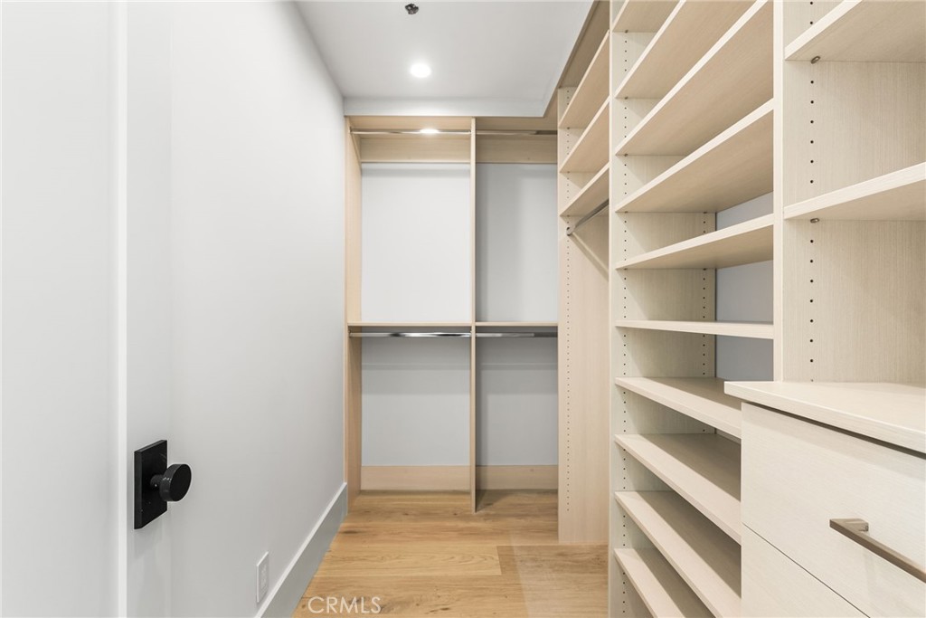 MLS #OC25235247 image #30