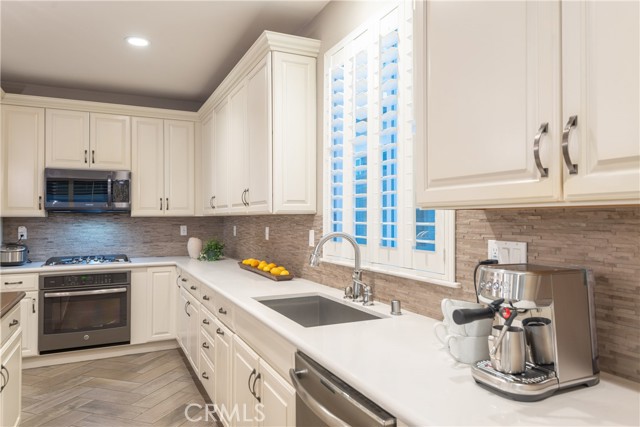 MLS #OC25235349 image #10