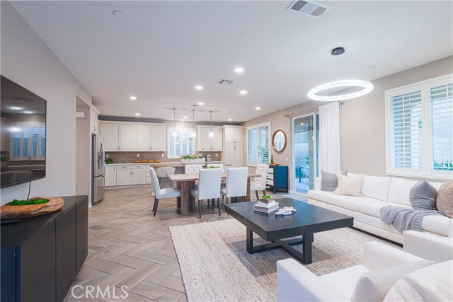 MLS #OC25235349 image #2