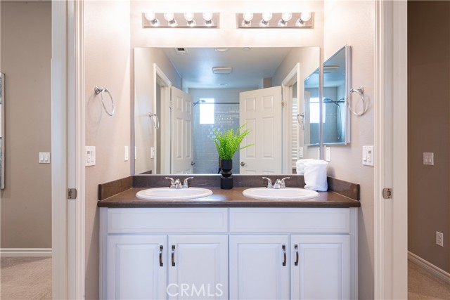 MLS #OC25235349 image #24