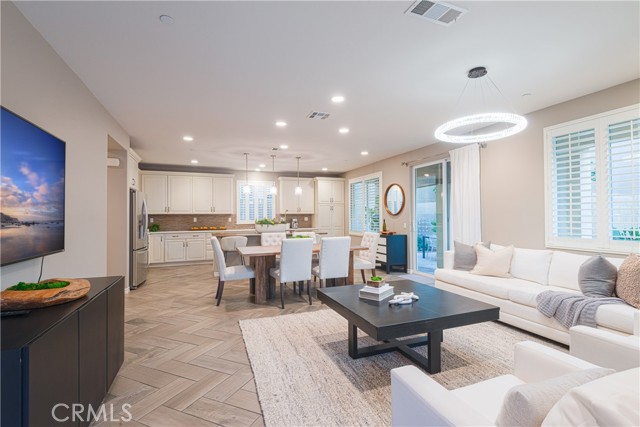 MLS #OC25235349 image #30