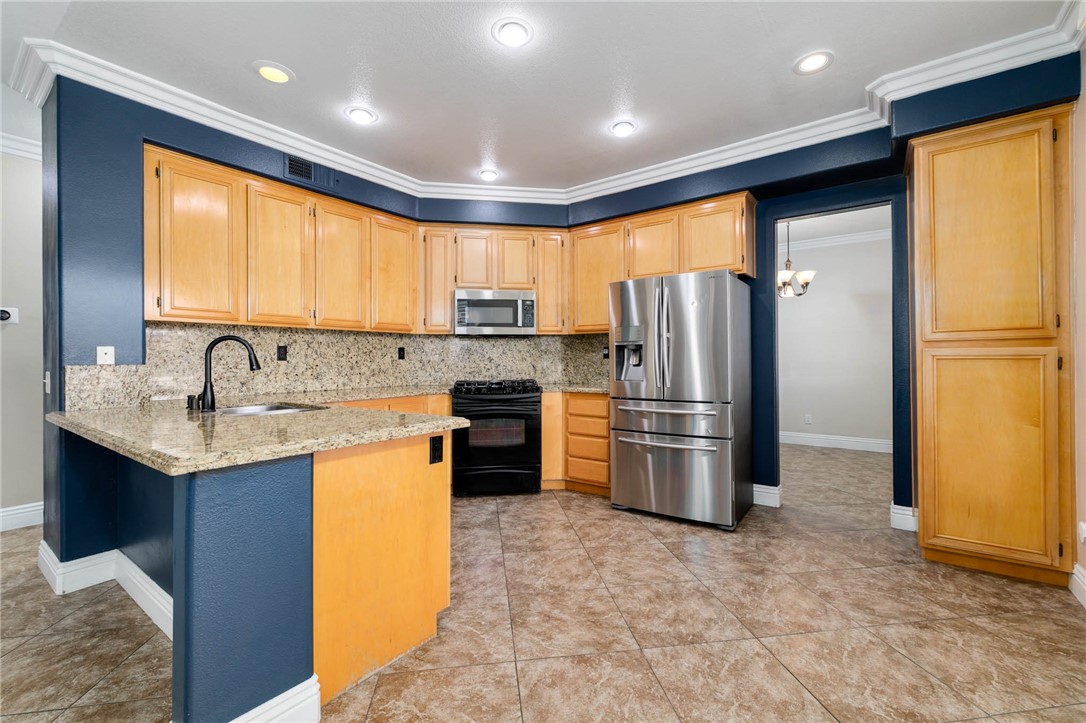 MLS #OC25235372 image #13