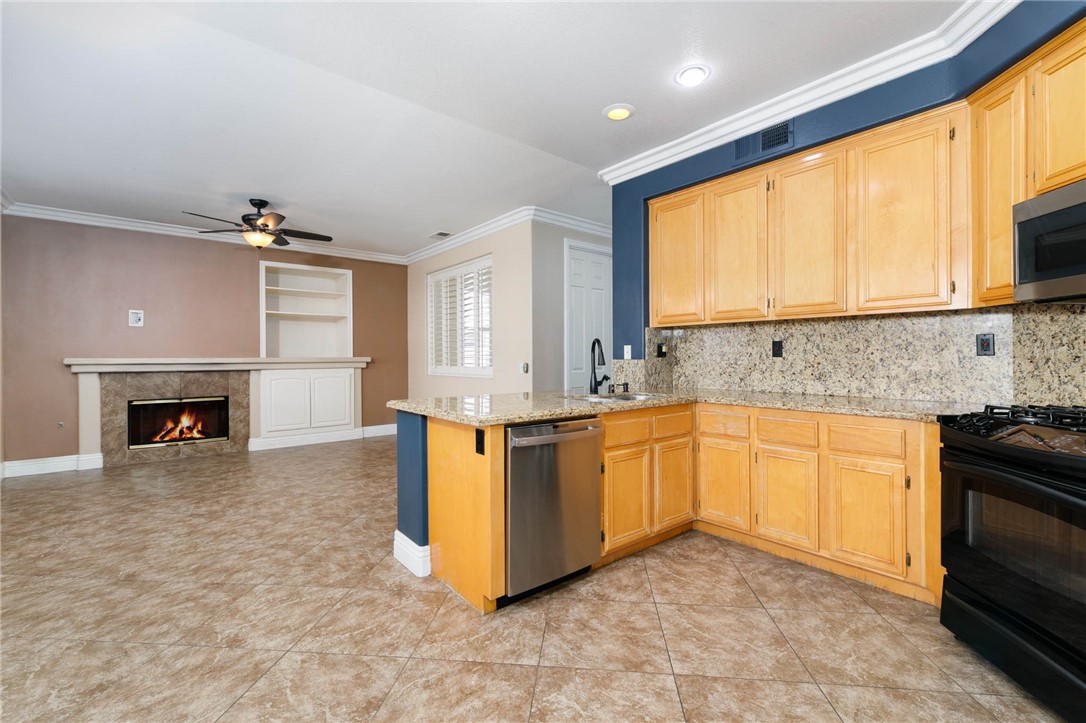 MLS #OC25235372 image #14