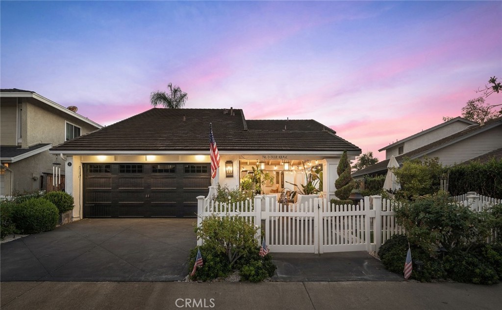 MLS #OC25235390 image #0