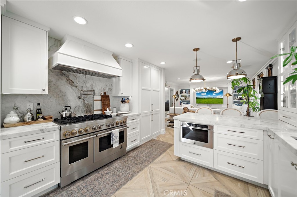 MLS #OC25235390 image #16