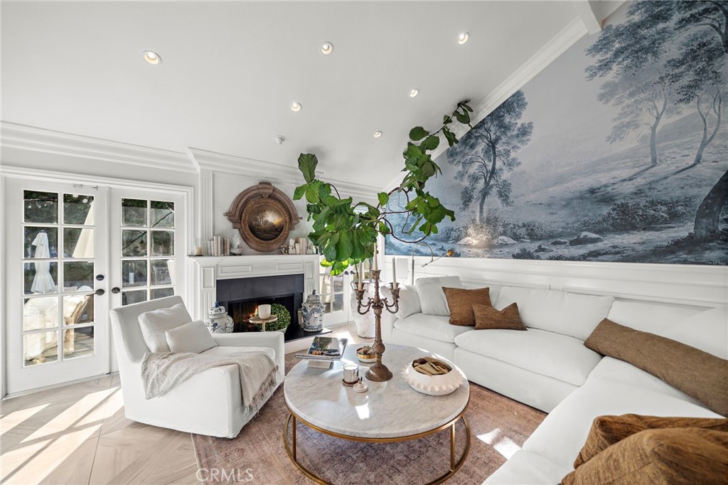 MLS #OC25235390 image #19