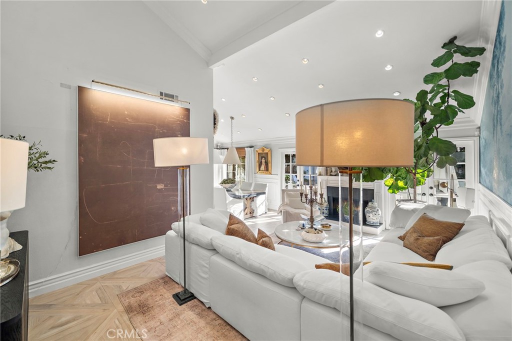 MLS #OC25235390 image #20